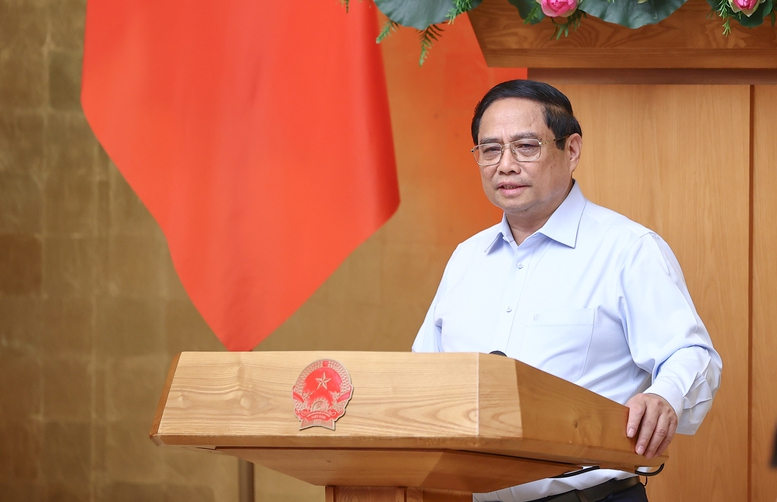 Thủ tướng: Phấn đấu đạt và vượt toàn bộ 15/15 chỉ tiêu phát triển kinh tế-xã hội của năm nay